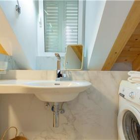 2 Bedroom Apartment with Balcony and Shared Jacuzzi near Dubrovnik Old Town, Sleeps 4-6